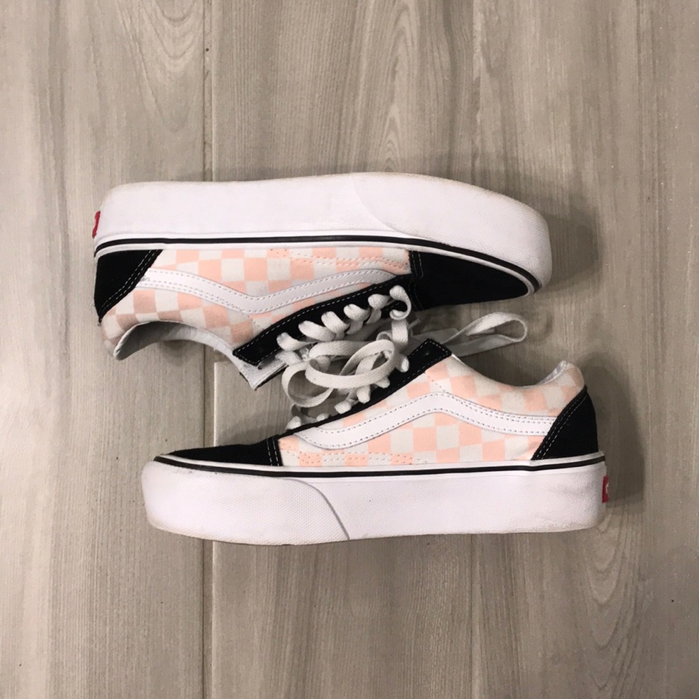 Pink checkered Old Skool platform Vans